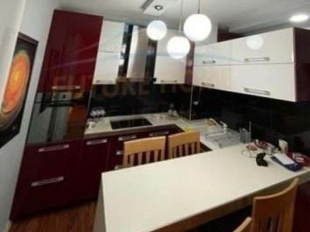 Jepet me qira apartament 2+1+2 në Kompleksin Kolombo, Liqeni i Thatë – Tiranë.