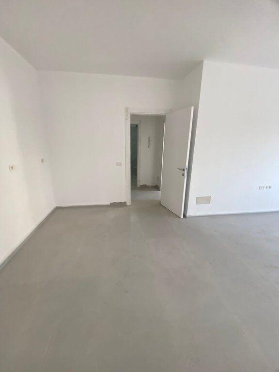 Shitet, Apartament 1+1, Pazari i Ri, Tiranë