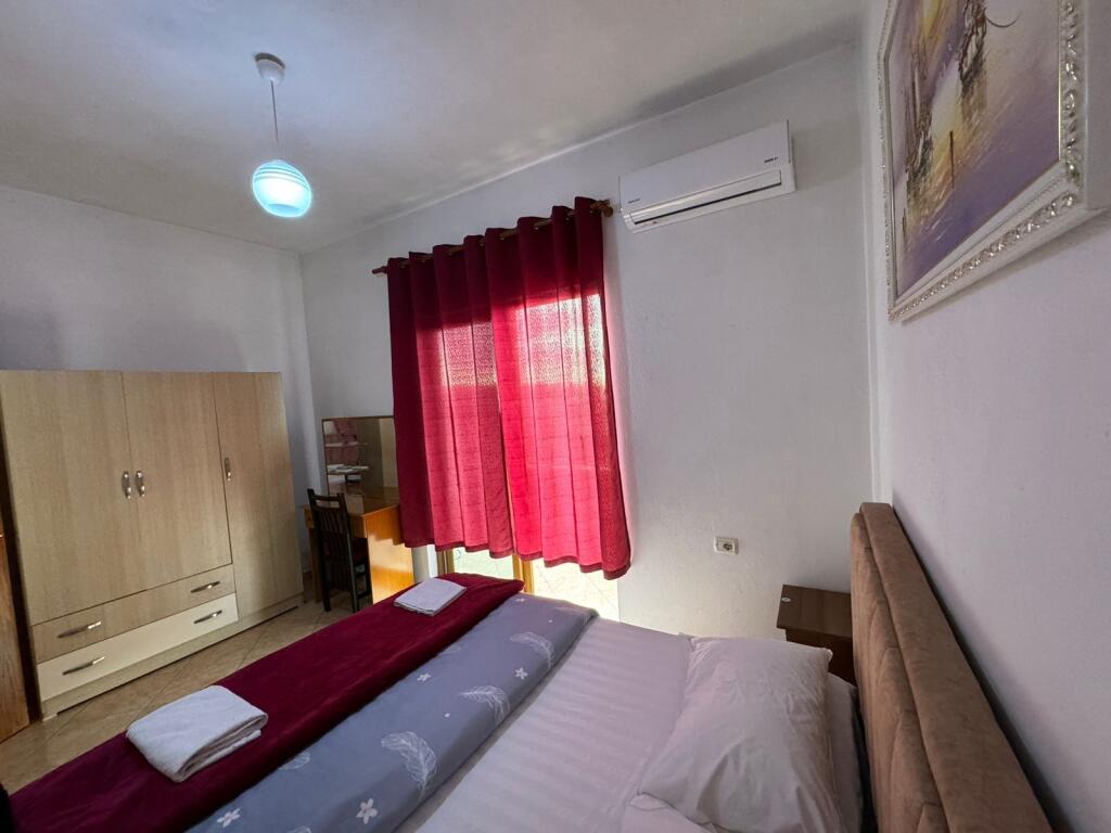 Apartament me Qera, Tirane