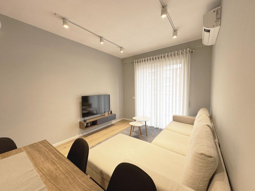 Shitet apartament 1+1+parkim