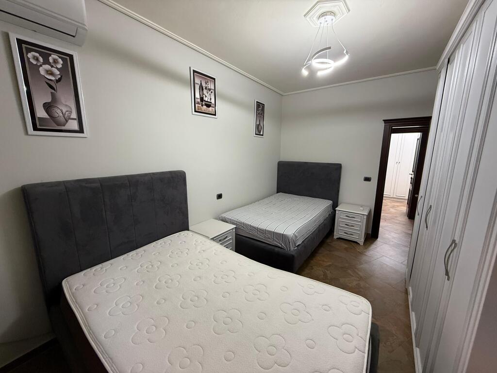 Qira apartament 3+1 me dy poste parkimi 📍Bulevardi Zogu I ‼️