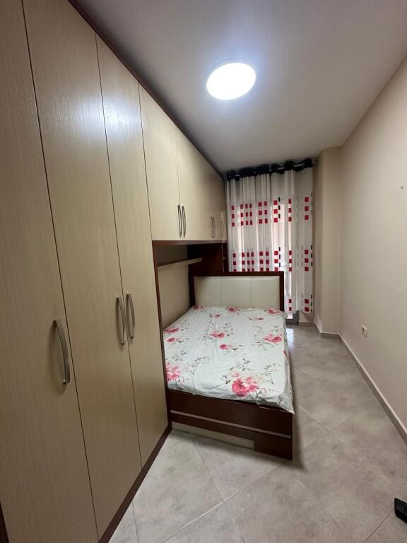 Komuna e Parisit, Apartament 2+1 per Qira