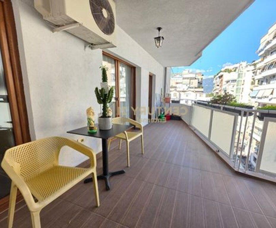 Apartament 2+1 + Post Parkimi ne Bllok.