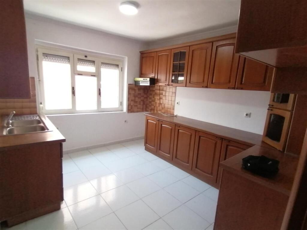Apartment 3+1 for Rent between Kavaja Street and Myslym Shyri