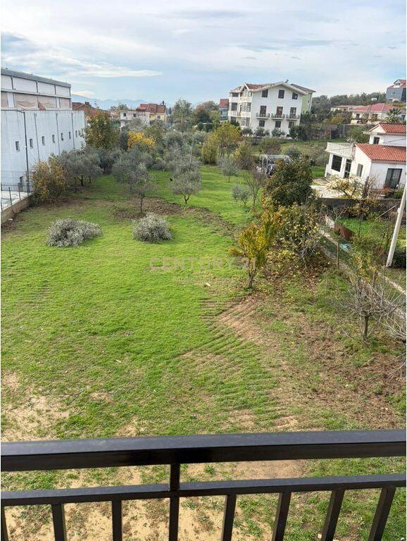 Jepet kat vile me qira në Farkë – komfort, hapësirë dhe akses perfekt