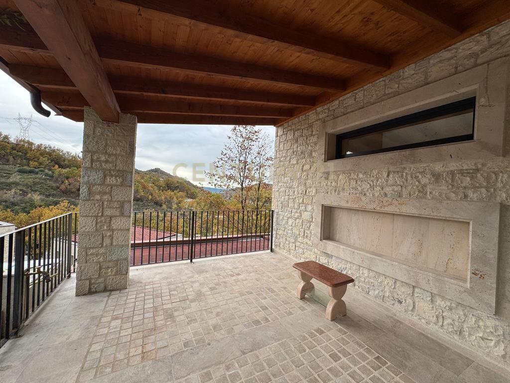 Apartament luksoz 3+1+4+2 Poste parkimi per qira ne Rezidencen Secret Garde 3,000 € /Muaj Sip. Totale  250m2