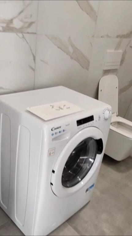 APARTAMENT 1+1. 38000 LEKE.ISH PARKU U AUTOBUZAVE