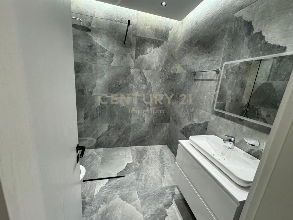 Apartament luksoz 3+1+4+2 Poste parkimi per qira ne Rezidencen Secret Garde 3,000 € /Muaj Sip. Totale  250m2