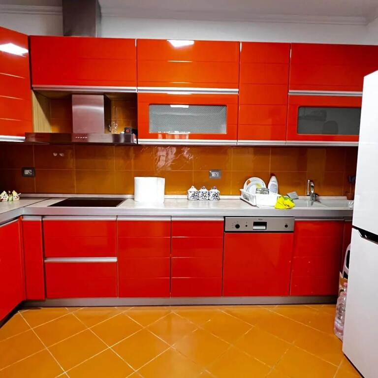 Apartament te rruga e Bogdaneve 2+1+2 tualete+ ballkon i madh+ dhome garderobe+ depo+ 2
