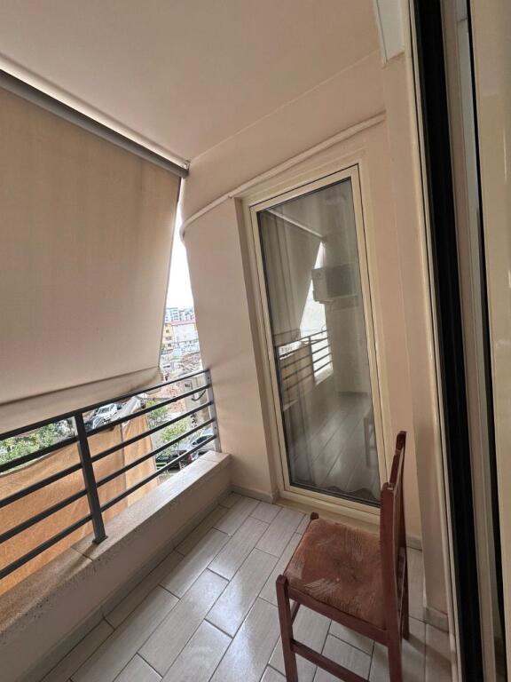 Apartament 1+1,( garazh) Yzberisht!