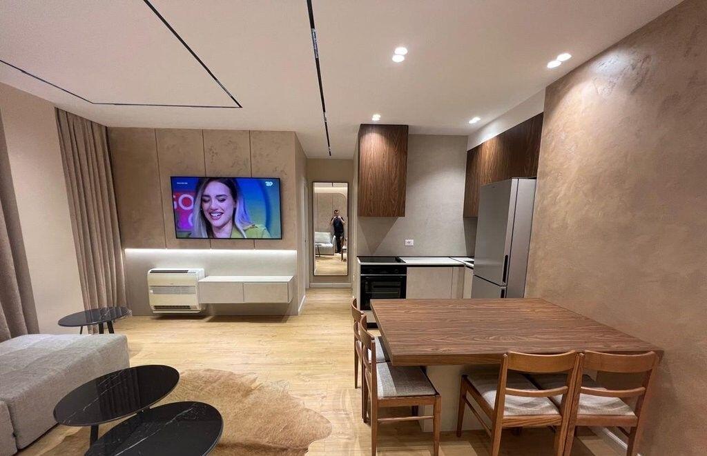 Super Apartament 2+1 ne Qender, fillimi Rr. Kavajes!