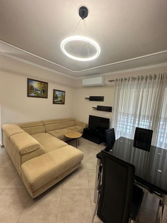 Komuna e Parisit, Apartament 2+1 per Qira