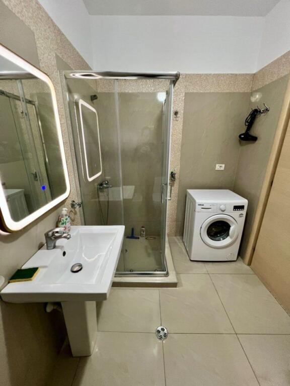 Apartament 2+1 për Shitje, Rruga Besim Alla, Prane Helios Gastronomi