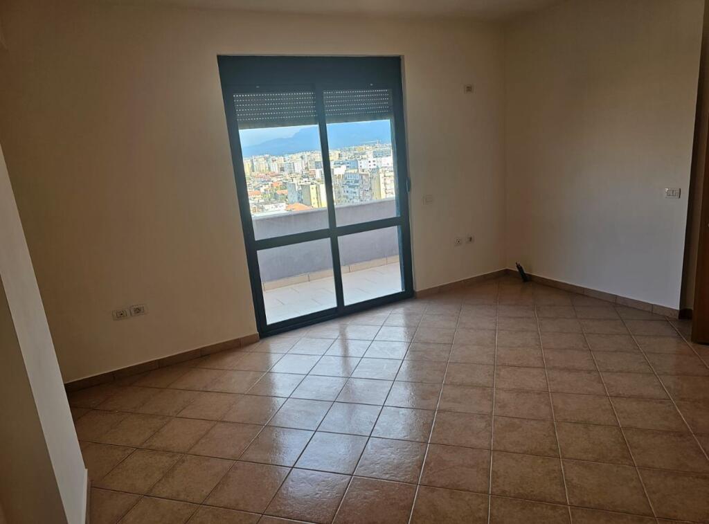 Fresk, shitet apartament 2+1!
