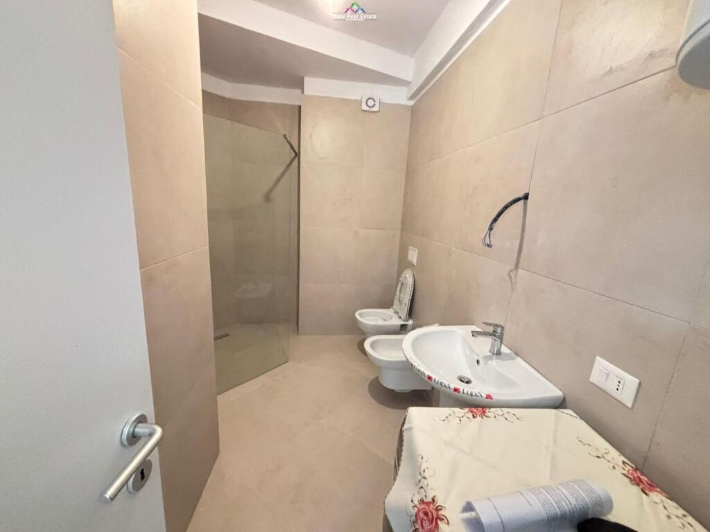 Appartamento In Affitto 1+1 Vicino al Lago Secco (ID B2101362) Tirana