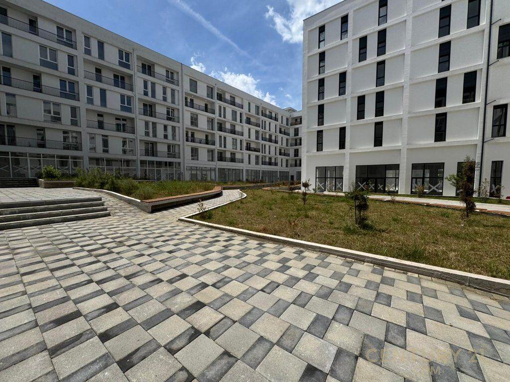 Shitet apartament 2+1, ne fund te rruges 5 Maj !