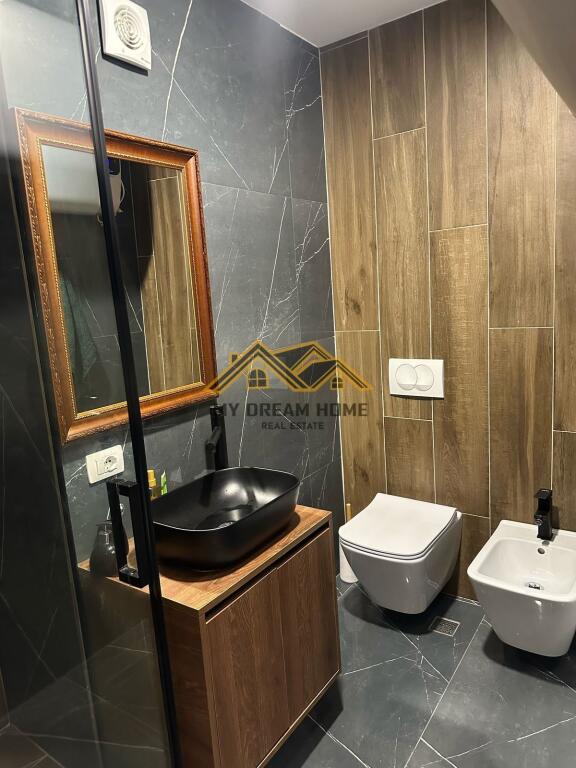 SHITET SUPER APARTAMENT 2+1+2 ME PAMJE DETI