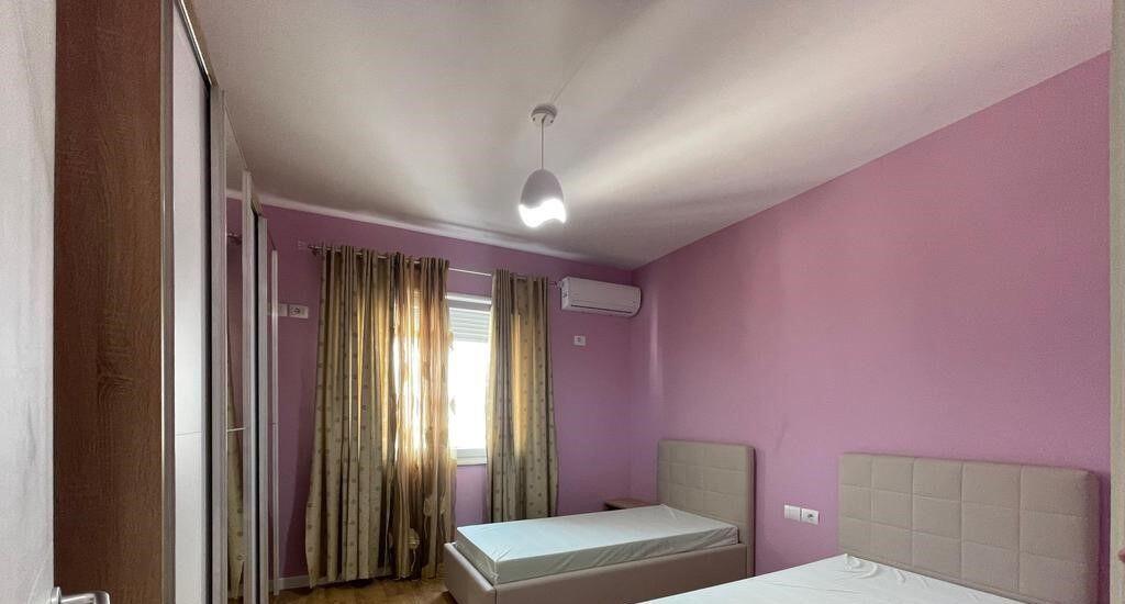 APARTAMENT PËR QIRA 2+1+2+POST PARKIMI TE KOPSHTI BOTANIK!