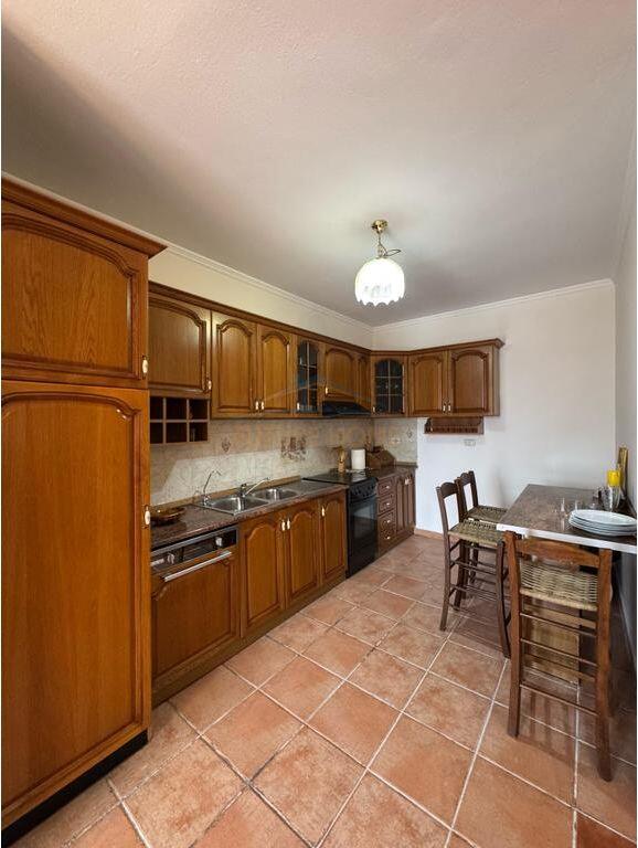 3+2+2 tek rruga Andon Zako Cajupi qira Penthouse