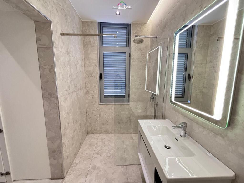 Appartamento In Affitto 3+1+2 Al Complesso Delijorgji (ID B230184) Tirana