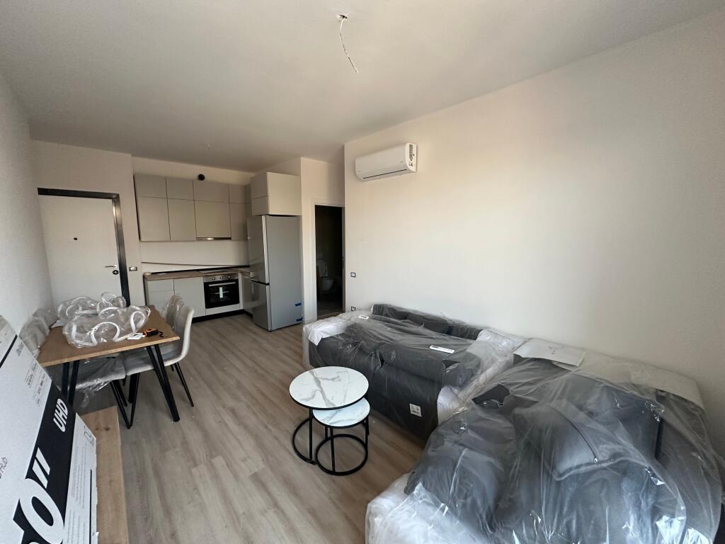 Jepet me qera apartament 1+1 te Univers City