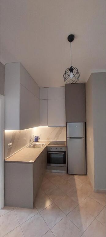 ✨ Jepet me qira apartament modern 1+1 ✨ 📍 Prane Gjimnazit Partizani, Rruga e Dibrës
