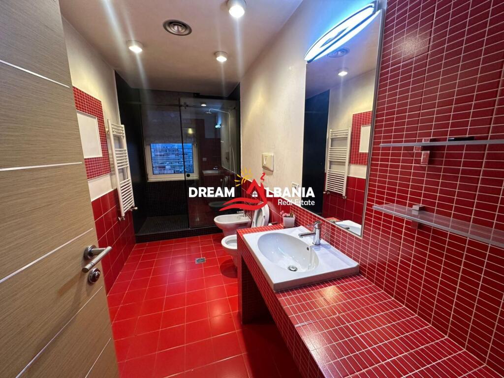 Ambient Zyre për Qira – Bulevardi “Dëshmorët e Kombit”, pranë Presidencës (ID 42611392)