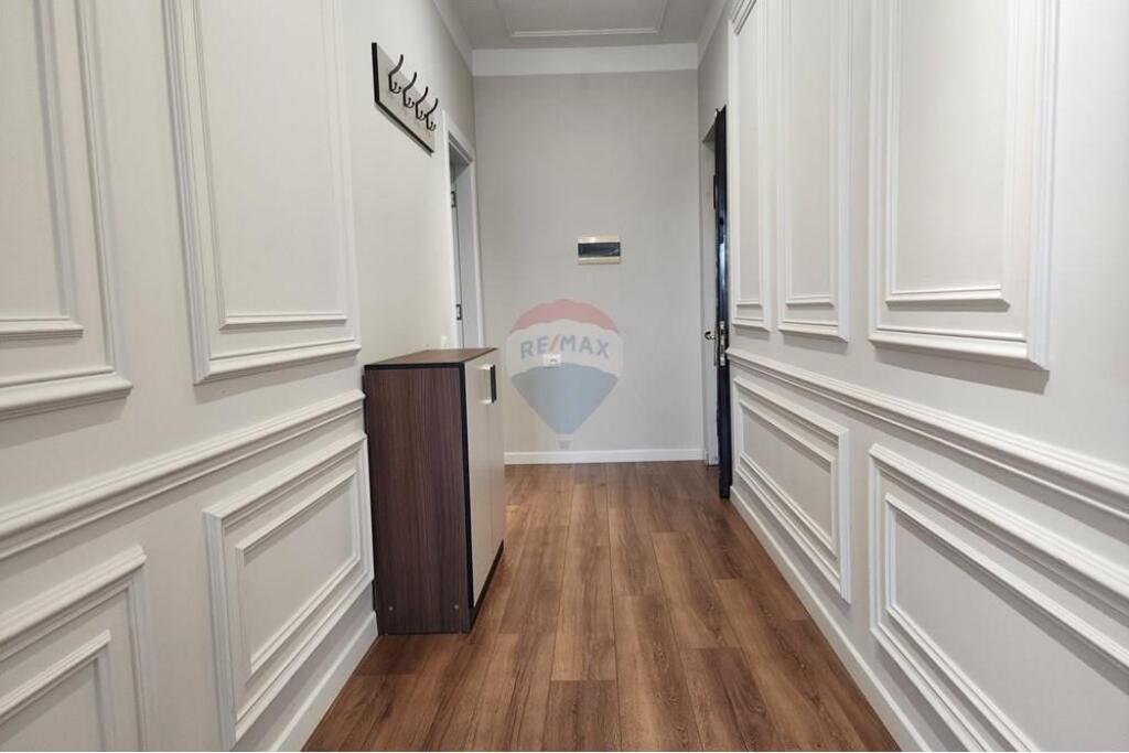 Apartament - Për Qira - Blloku 1 Maji, Tiranë