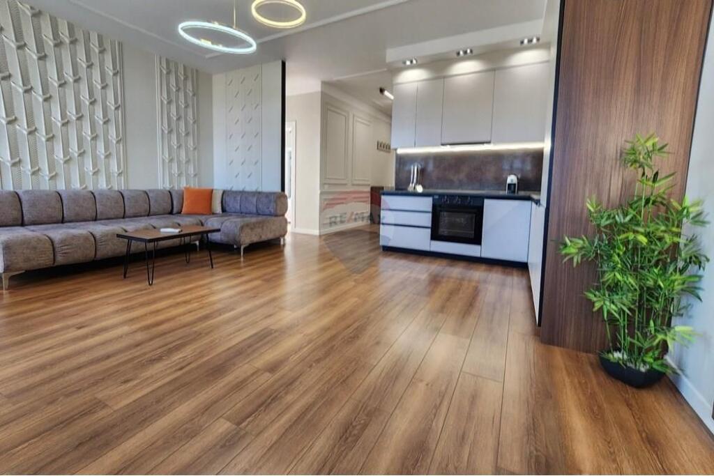 Apartament - Për Qira - Blloku 1 Maji, Tiranë