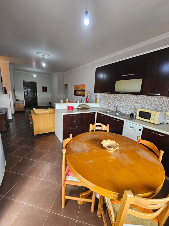 Ne Fresk Shitet Apartament 2+1 I Mobiluar!