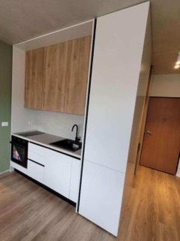 Apartment 1+1 ne rruge kryesore ne Astir