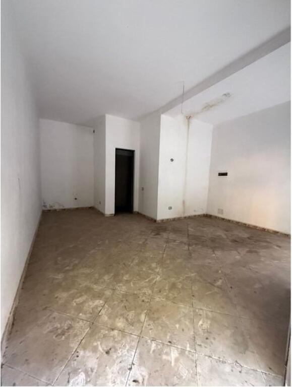 Dyqan - Për Shitje - Fusha Ali Demi, Tiranë(ID: 530171090-1420)