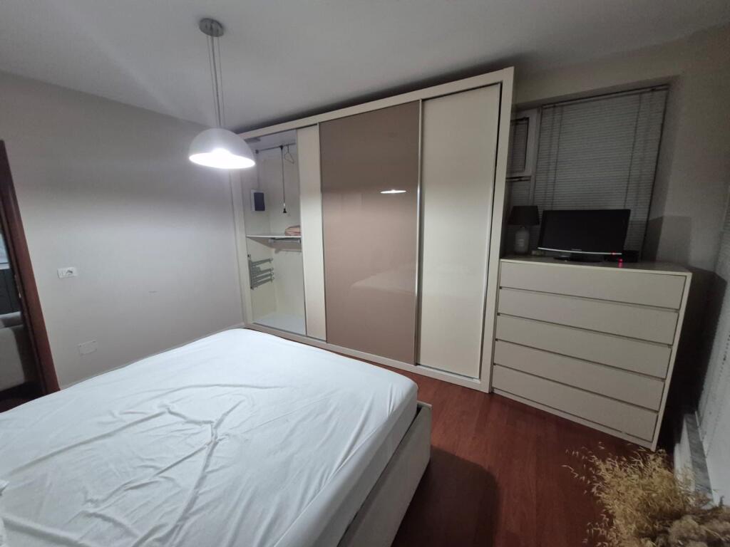 1+1,i mobiluar me verande,te rruge e barrikadave,600 mije leke