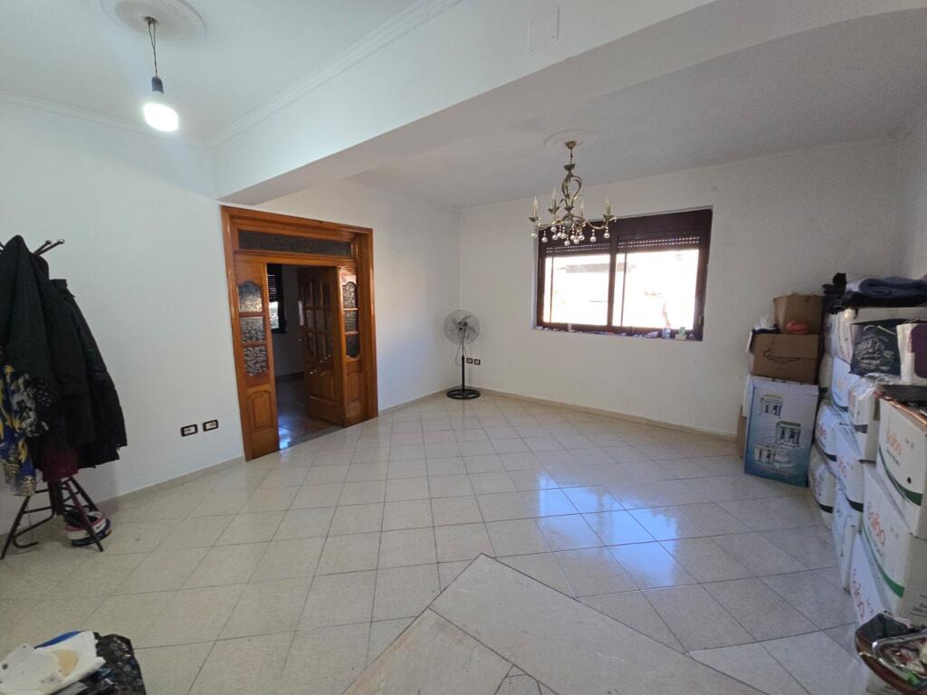 SHITET APARTAMENT 2+1 – TEK STADIUMI, DURRËS