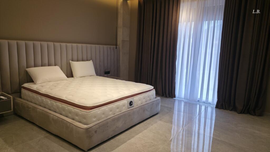 🏡 Apartament Super-Luksoz me Qira – Secret Garden