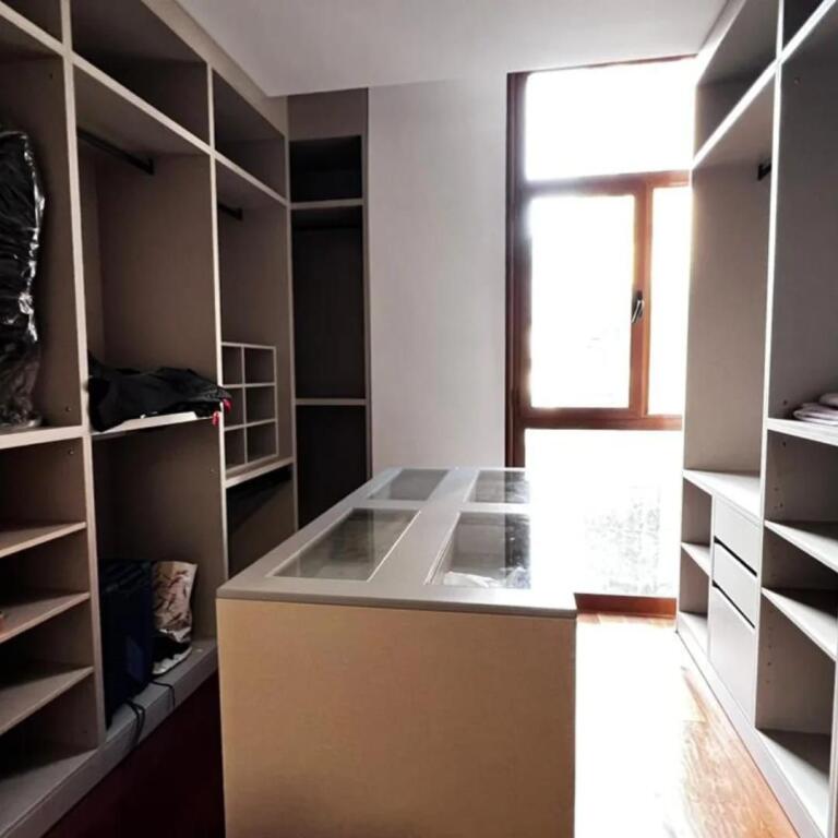 Apartament te rruga e Bogdaneve 2+1+2 tualete+ ballkon i madh+ dhome garderobe+ depo+ 2
