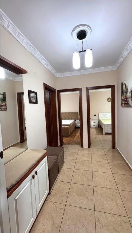 Jepet me qira apartament 2+1 me oborr dhe post parkimi – Rruga Fortuzi!