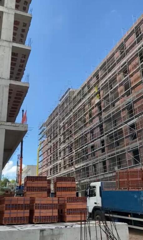 Shitet apartament 2+1 Paskuqan