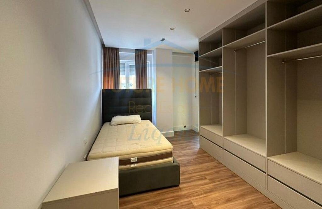 Shitet, Apartament 2+1, Kompleksi Grand Gallery, Tirane