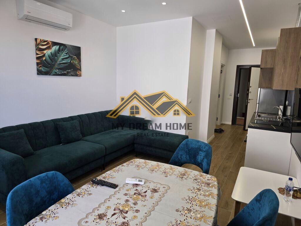 Apartament 1+1 me Pamje Deti në Shkëmbi i Kavajës!