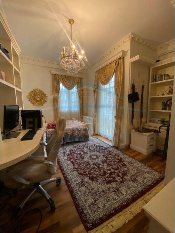 Shitet, Vilë, Kodra e Priftit, Tiranë