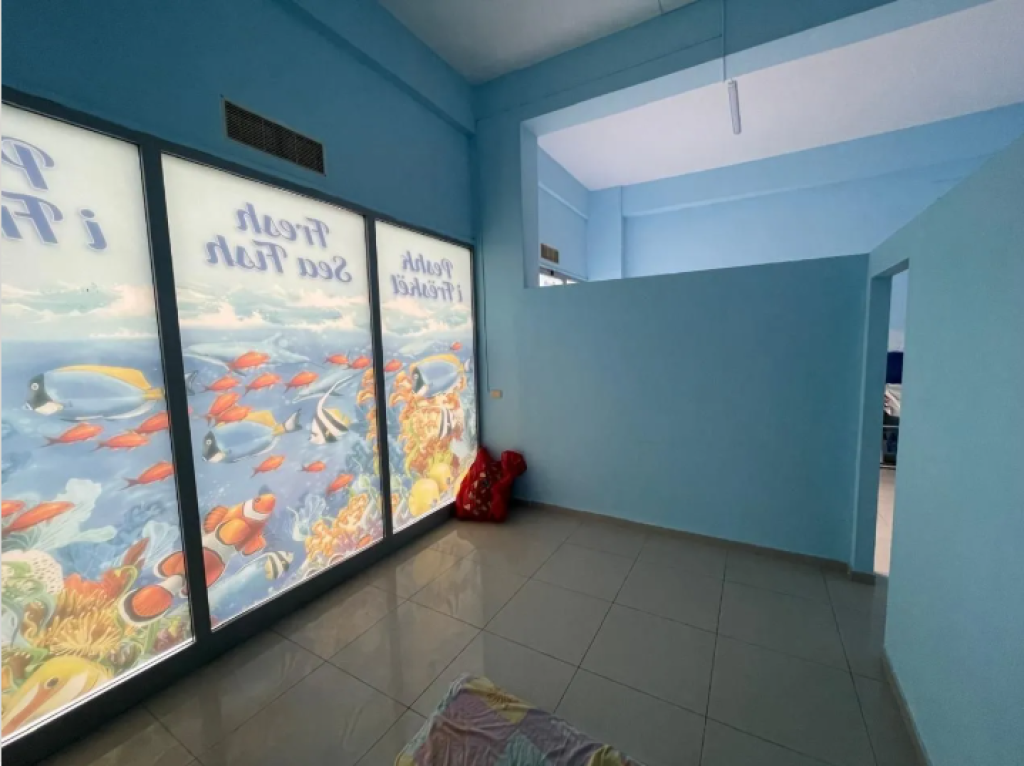 Locale Commerciale in Vendita in Zona ad Alto Traffico