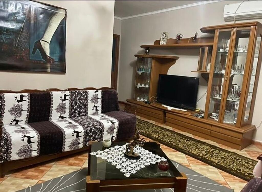 Jepet Me Qera Apartament 1+1