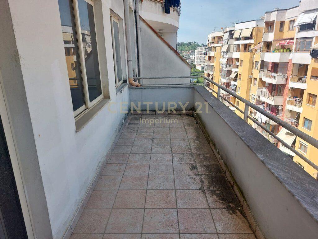 Apartament 2+1+2 tualete per shitje, ne Yzberish