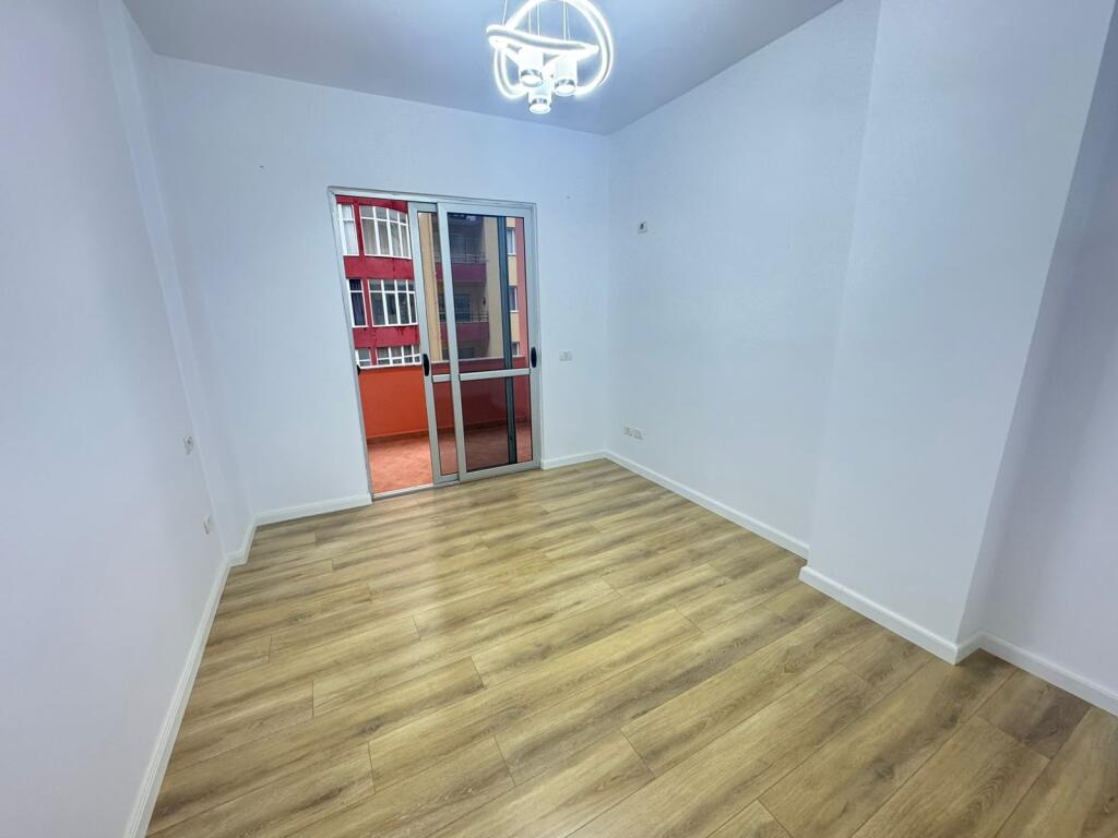 ASTIR SHITET APARTAMENT 2+1 ME CMIM 120.000 EURO TEK POSTA SHQIPTARE