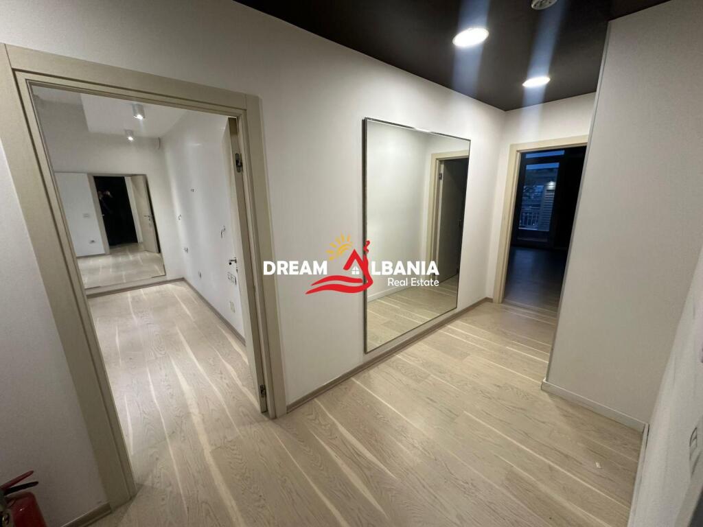 Ambient Zyre për Qira – Bulevardi “Dëshmorët e Kombit”, pranë Presidencës (ID 42611392)