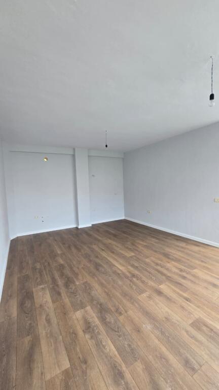 Shitet, Apartament 1+1, Fresku , Tirane