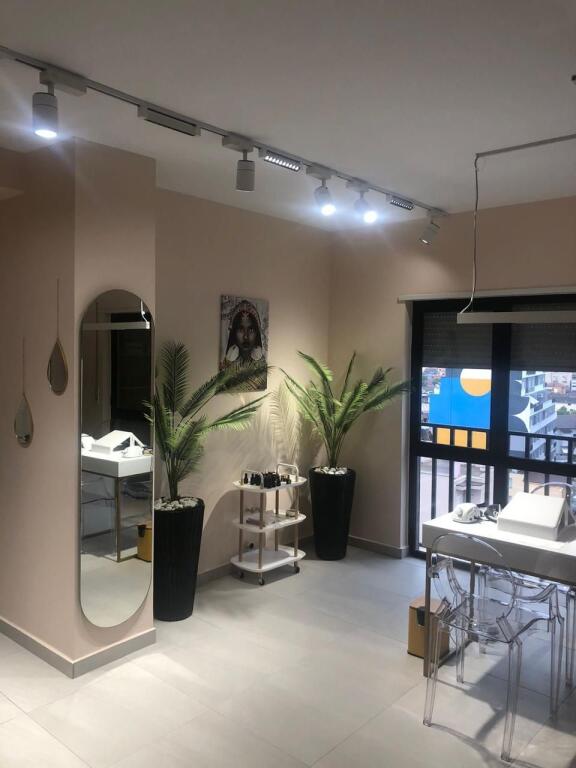 shitet apartament 3+1 prane viles Gold