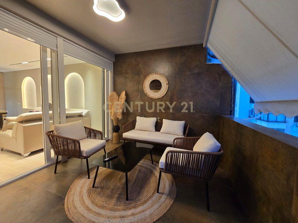 Shitet Apartament 2+1 me Verandë – Ish Ekspozita !