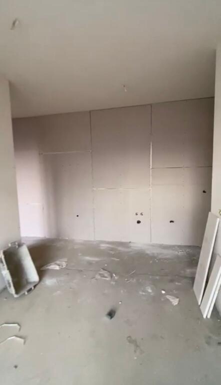 Shitet apartament 1+1